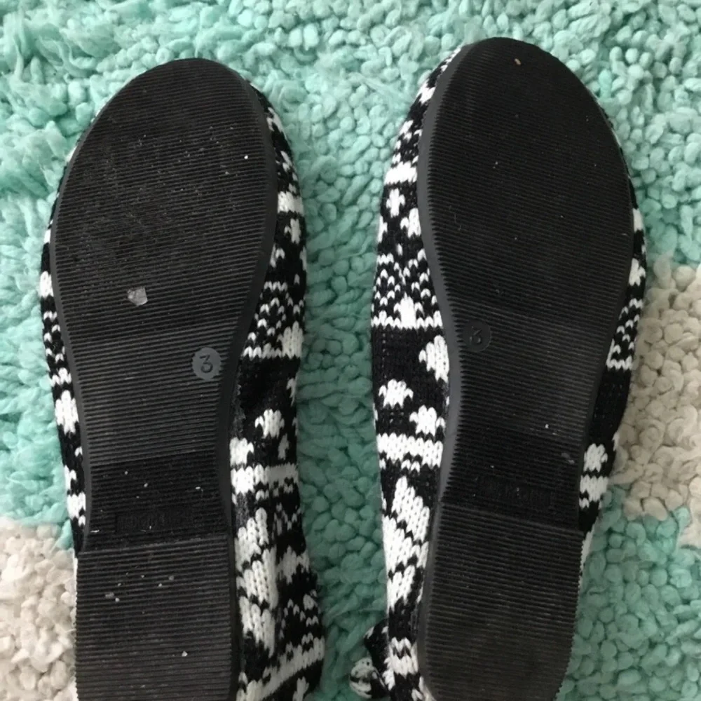 Gap Kids Ballet Flat Shoe 3 US 2 UK 33 EU Black White Sweater Snowflake slipper
